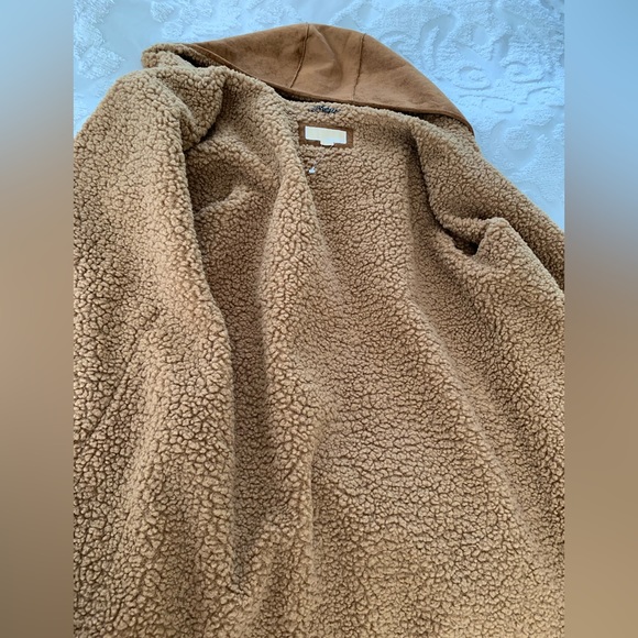NWT MICHAEL KORS Faux Fur Brown Coat Snap Close Large Pockets Logo on Sleeve XL - Picture 10 of 16